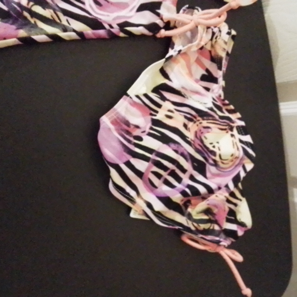 Girl's two-piece swim suit.NWT - Picture 4 of 6